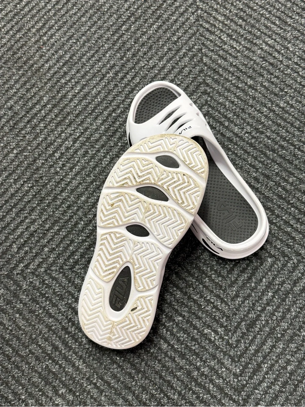 Fila lightweight slides